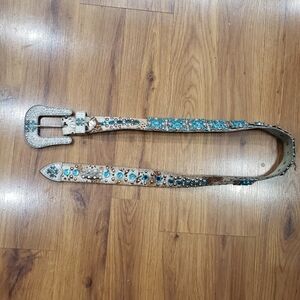 Turquoise Bling Embellished Western Cowhide Women’s Belt! Medium